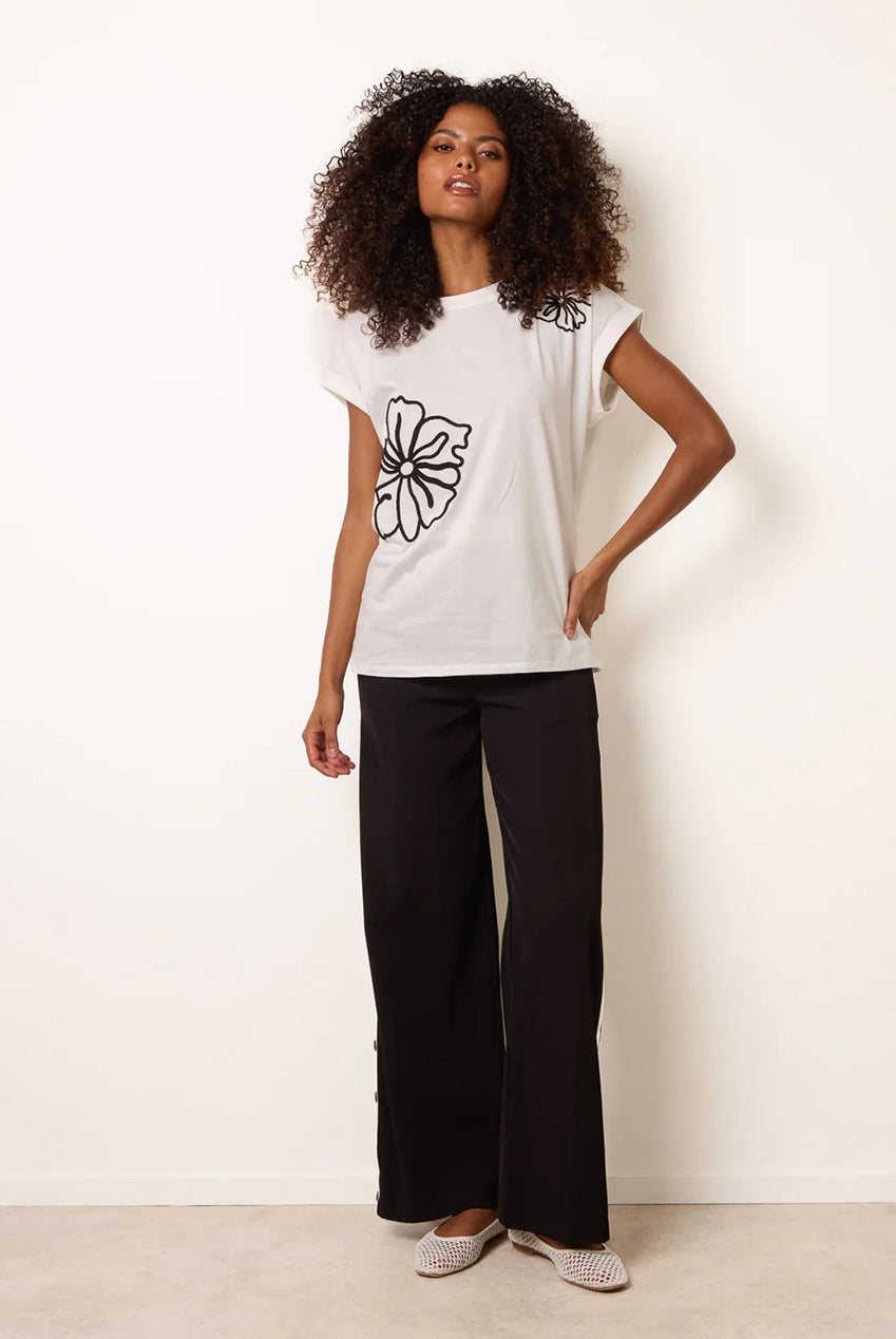 T-Shirt With Big Floral Embroidery WF5783BV347
