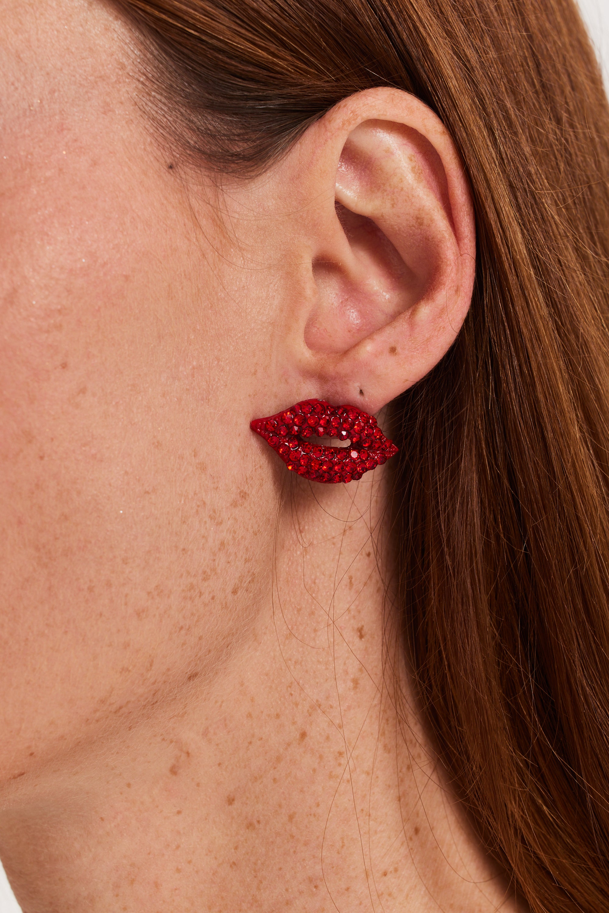 Pair Of Lips Stud Earrings With Rhinestone Embellishment In Red SS24ER18