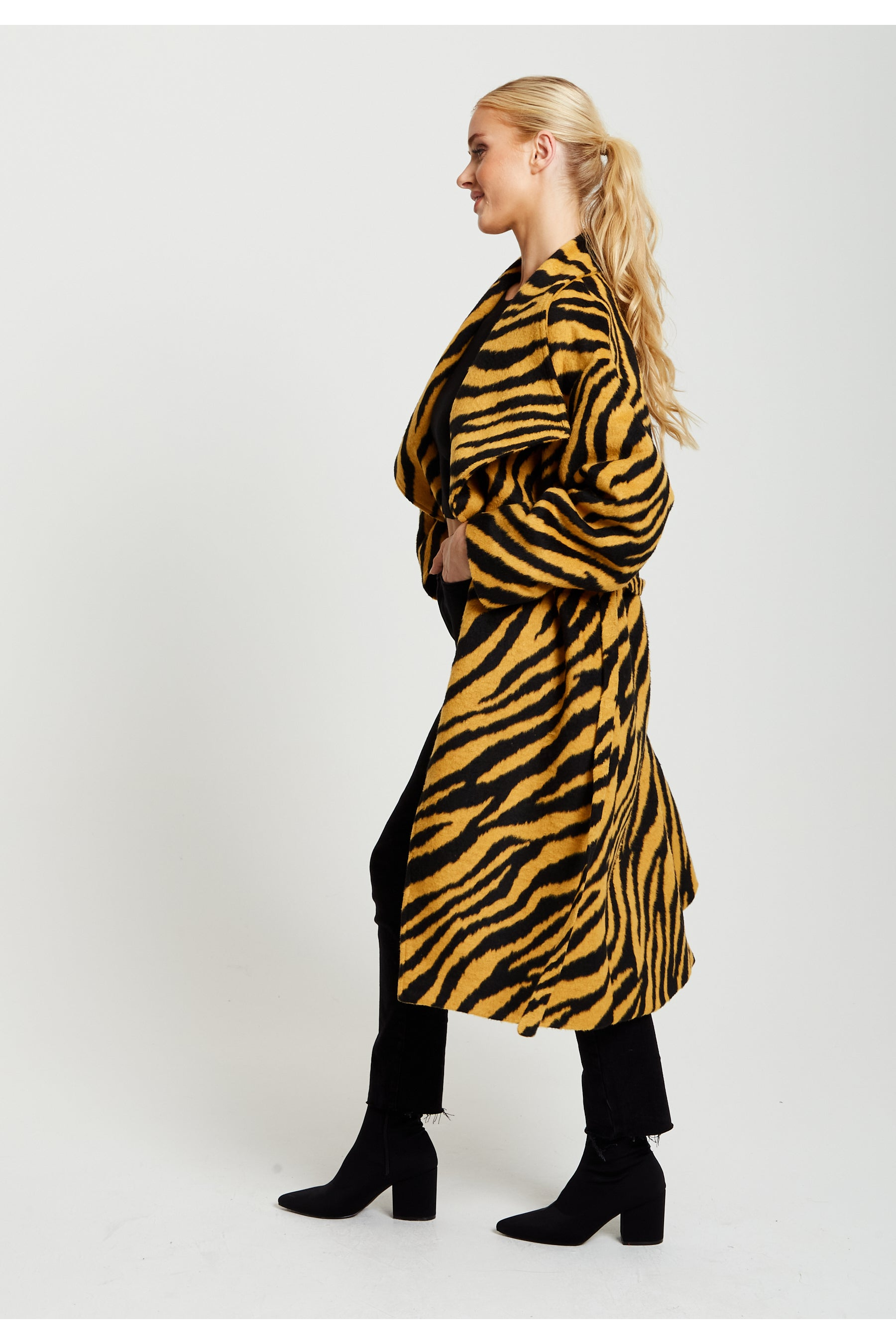 Zebra Print Longline Coat In Mustard And Black 169-LIQ22AW047-A