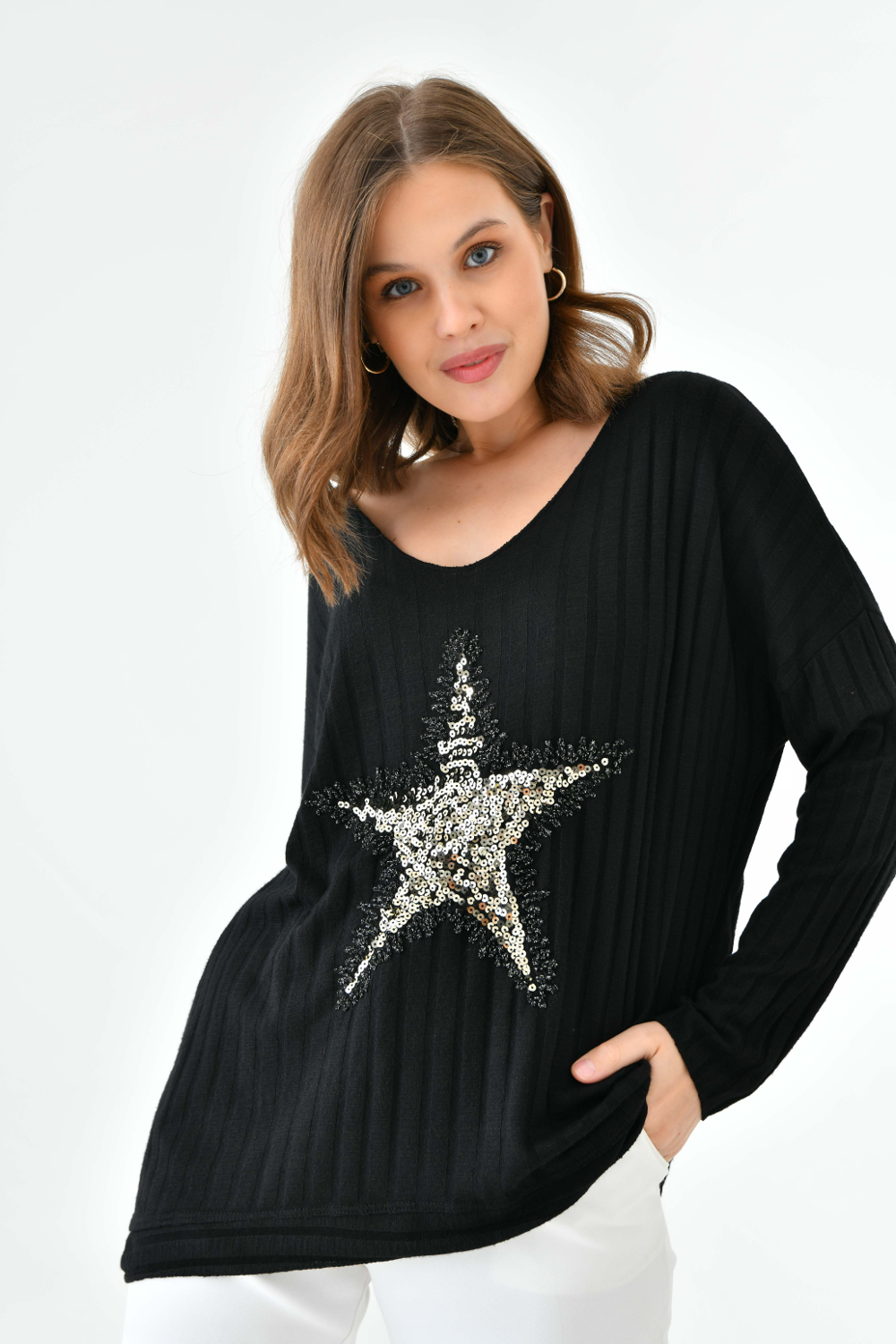 Hoxton Gal Relaxed Fit V Neck Sequin Star Detailed Long Sleeves Jumper