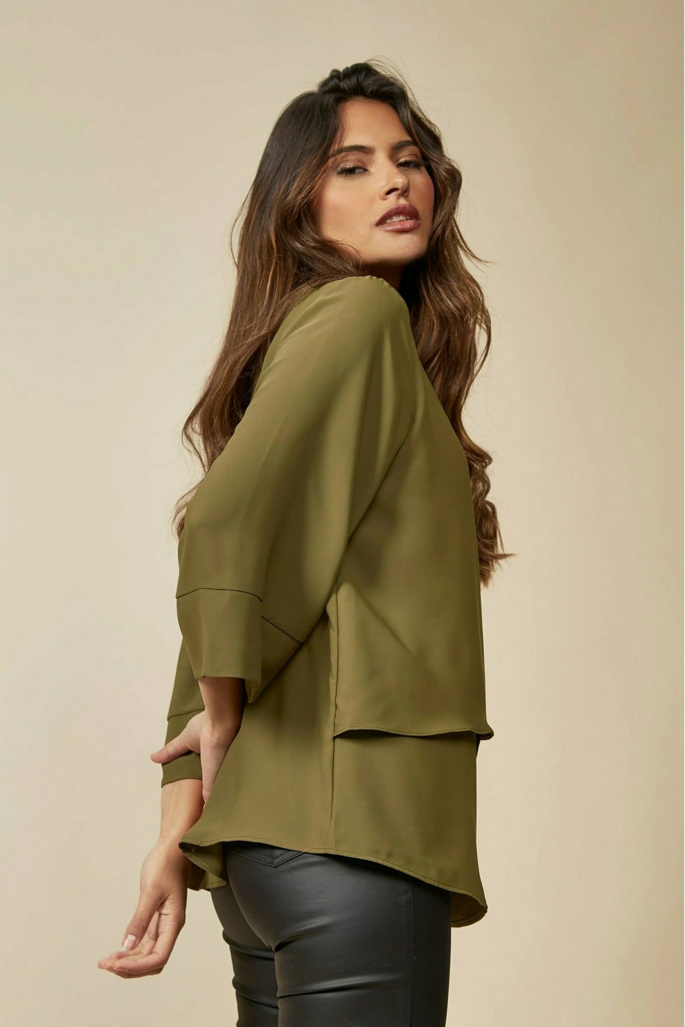 Layered Top 3/4 Sleeve In Burgundy With Necklace Hoxton Gal