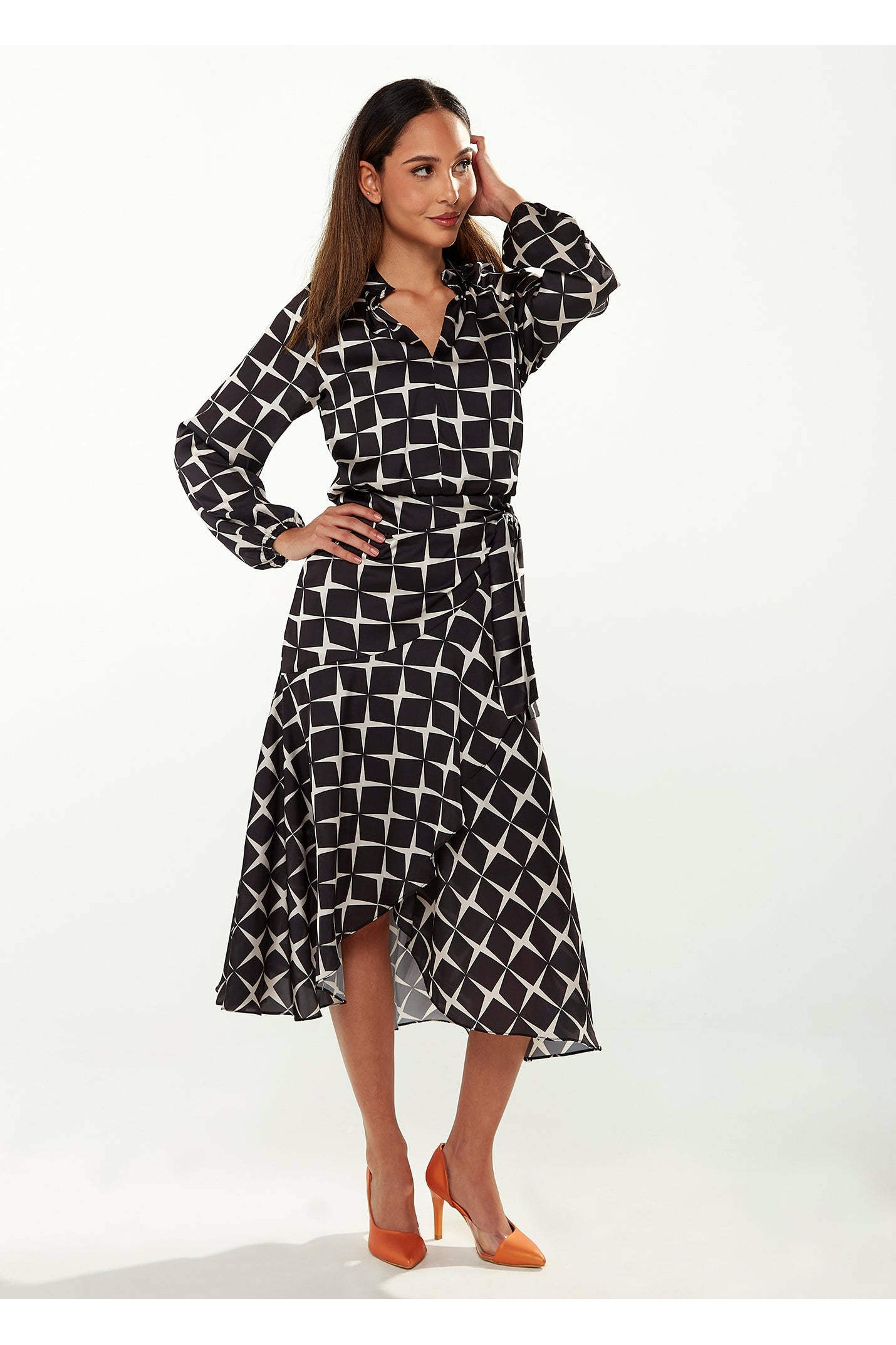 Liquorish Graphic Print Midi Dress in Black & White Liquorish