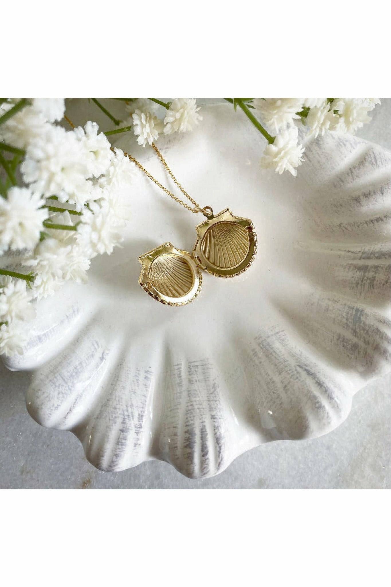 Clemmie Gold Clam Shell Locket CLEM001
