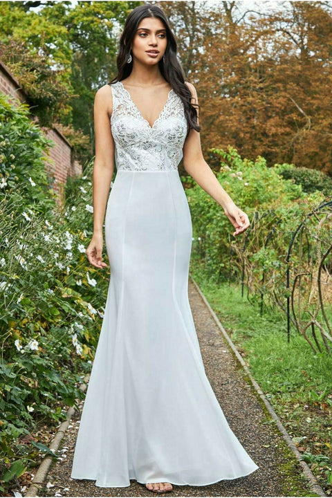 White best sale chiffon gown