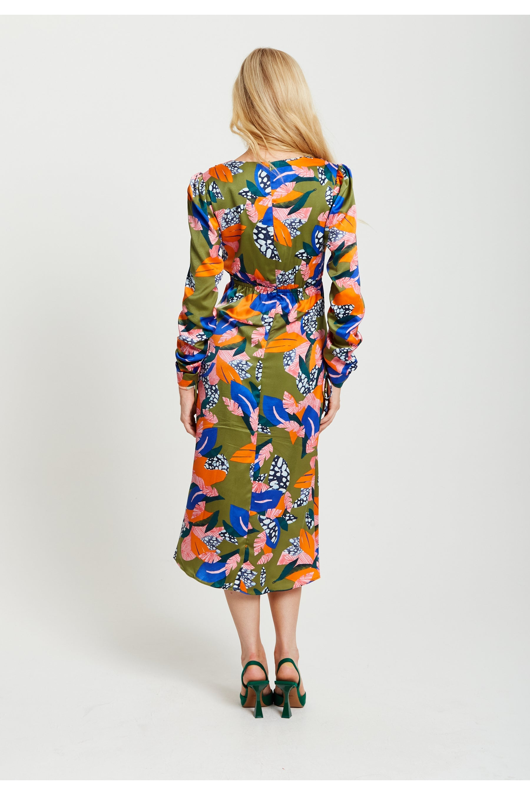 Abstract Leaf Print Midi Ruched Dress In Olive E4-184-LIQ22AW017