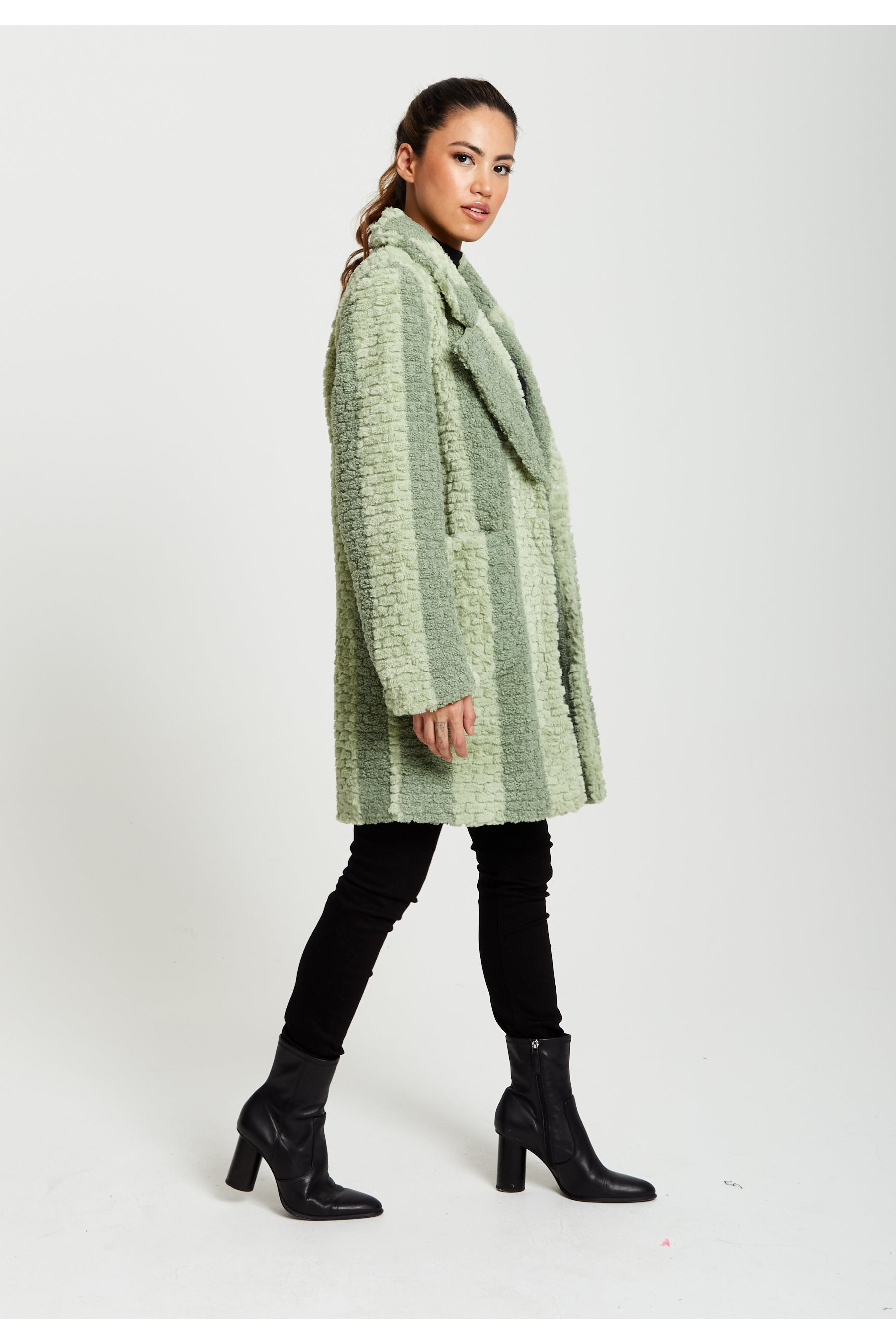 Teddy Coat In Green Stripe A14-LIQ20-01B